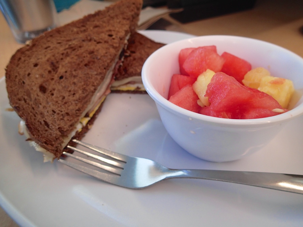 Sandwich and fruit at work 