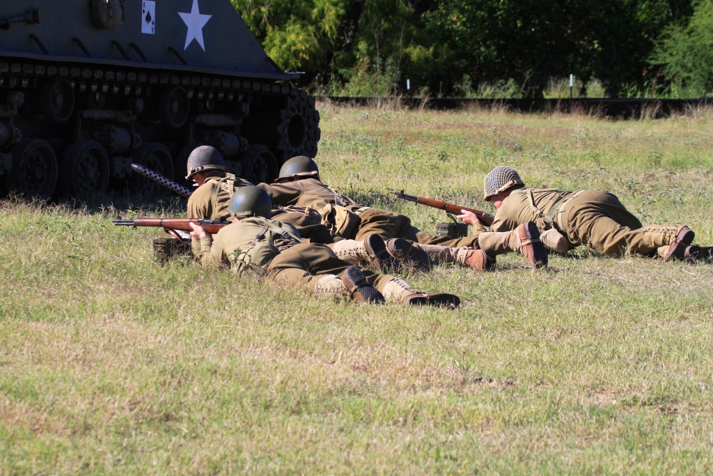 American Fire Team with 30 Cal light Machine Gun and Supporting team 